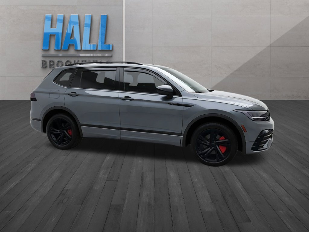 Used 2024 Volkswagen Tiguan SE R-Line AWD/4WD image 8