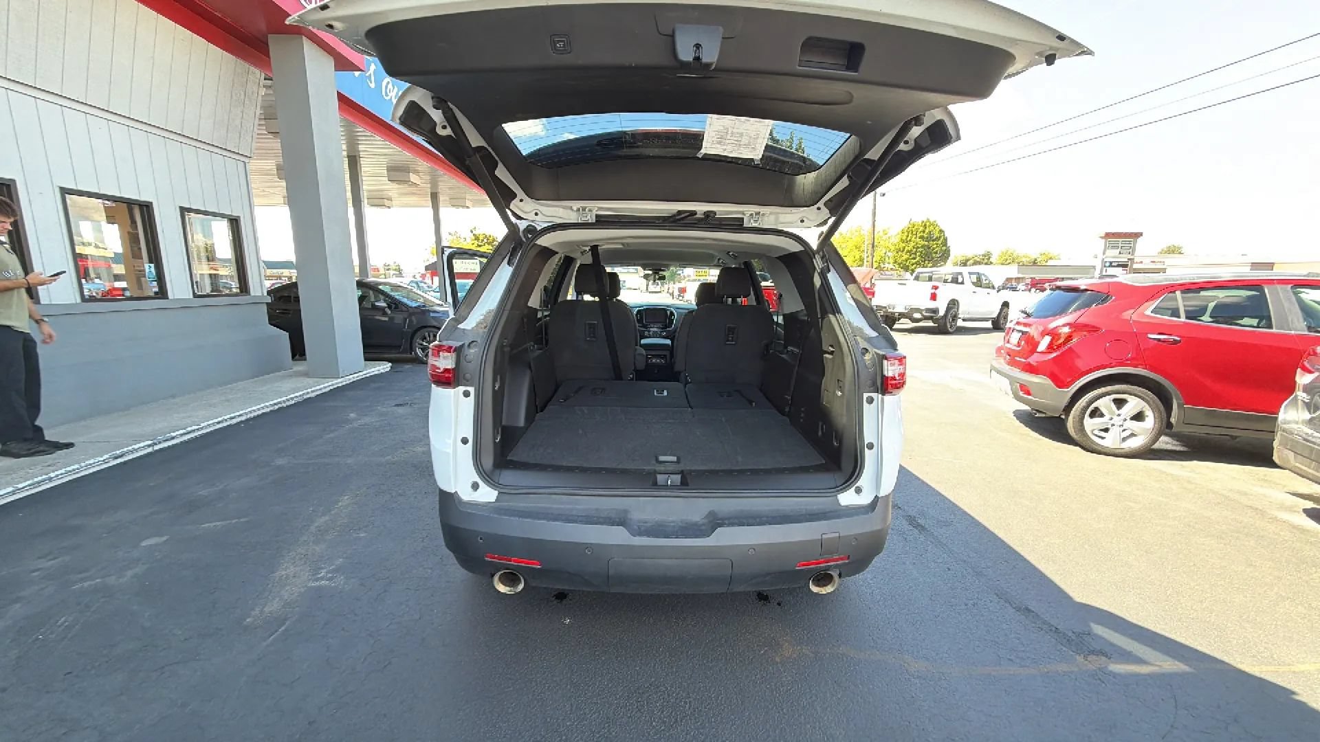 Used 2019 Chevrolet Traverse LT w/ LPO, Floor Liner Package AWD/4WD image 18