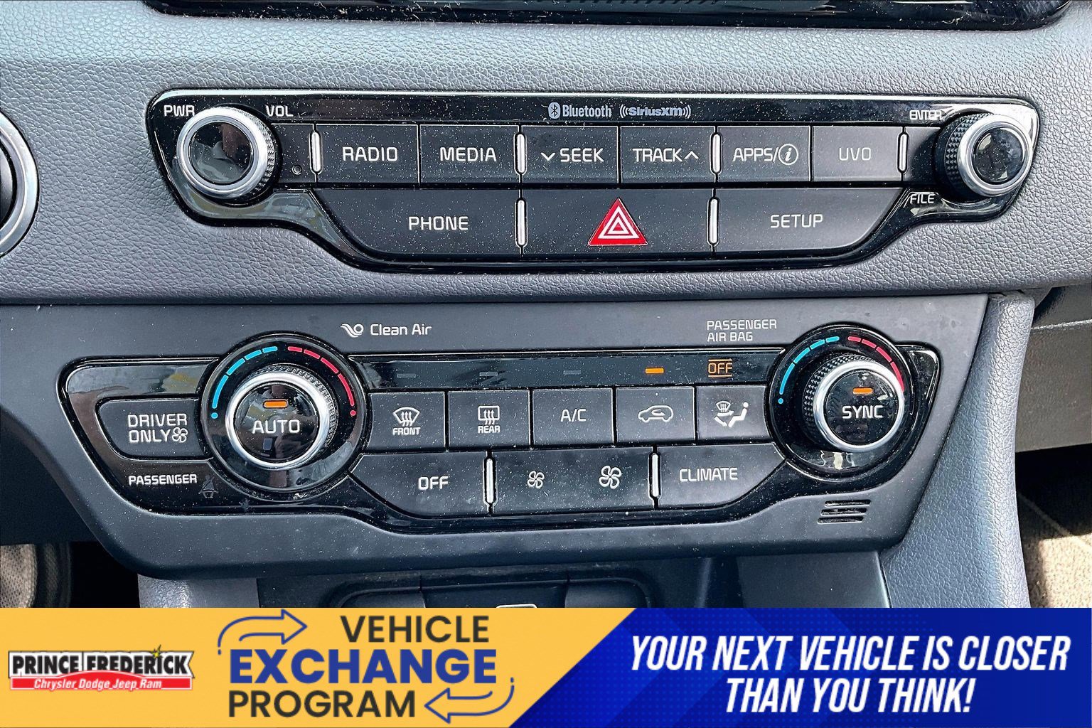 Used 2017 Kia Niro LX image 26