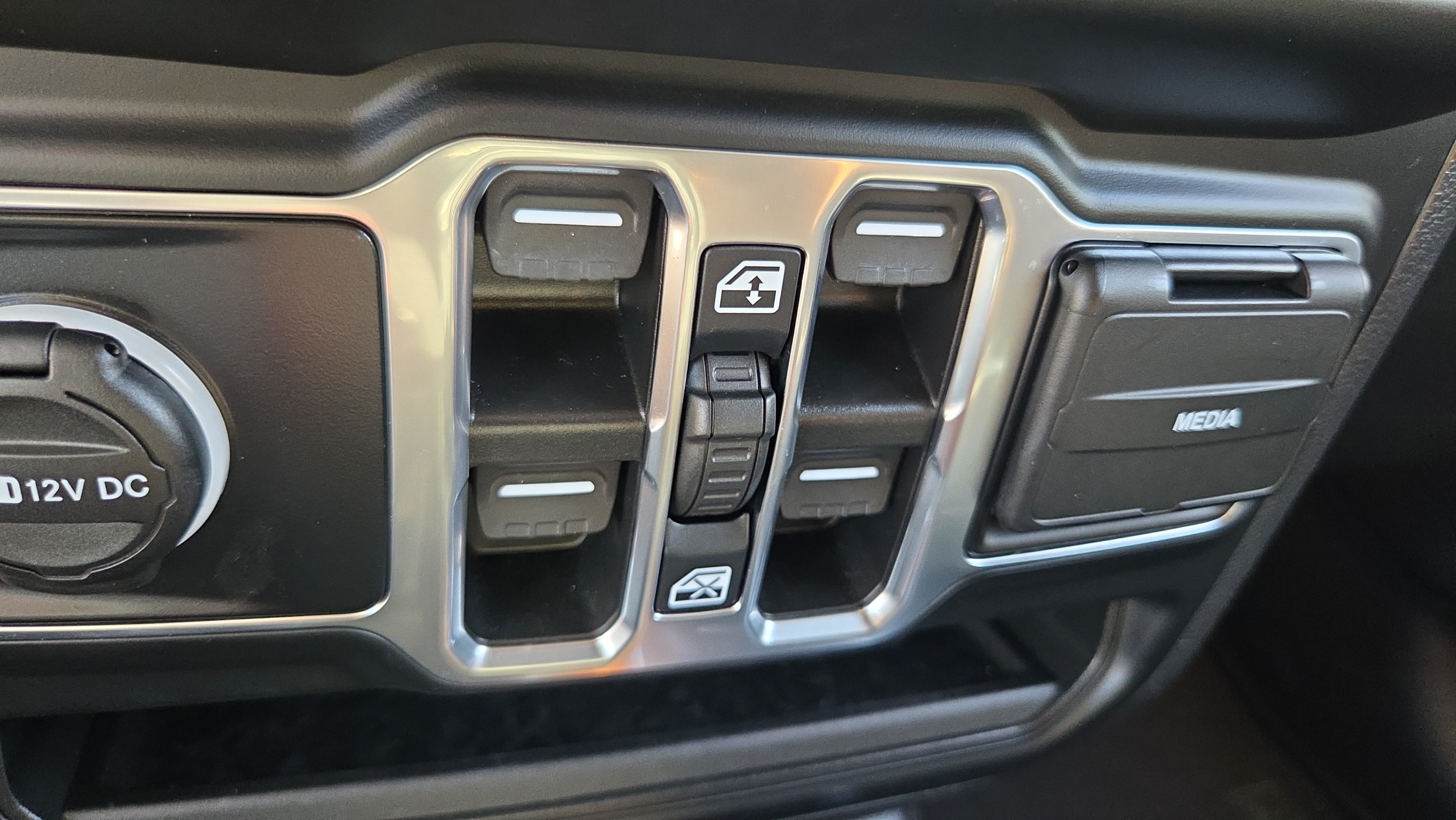 Used 2023 Jeep Wrangler Unlimited Sport AWD/4WD image 20