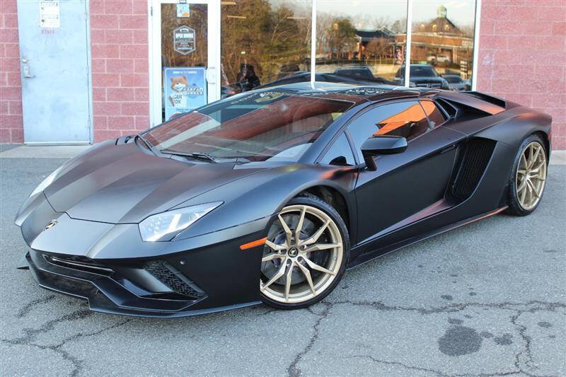 Used 2018 Lamborghini Aventador S image 2