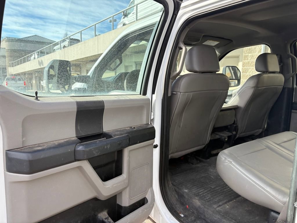 Used 2017 Ford F550 XL image 21
