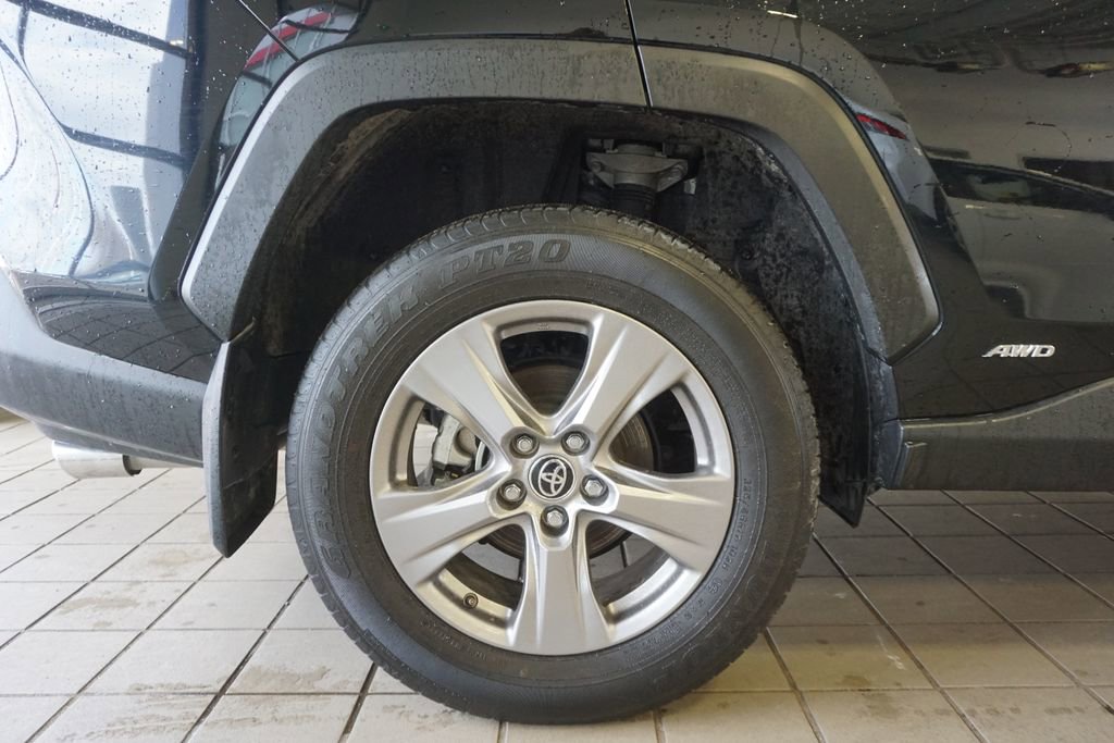 Used 2025 Toyota RAV4 LE image 27