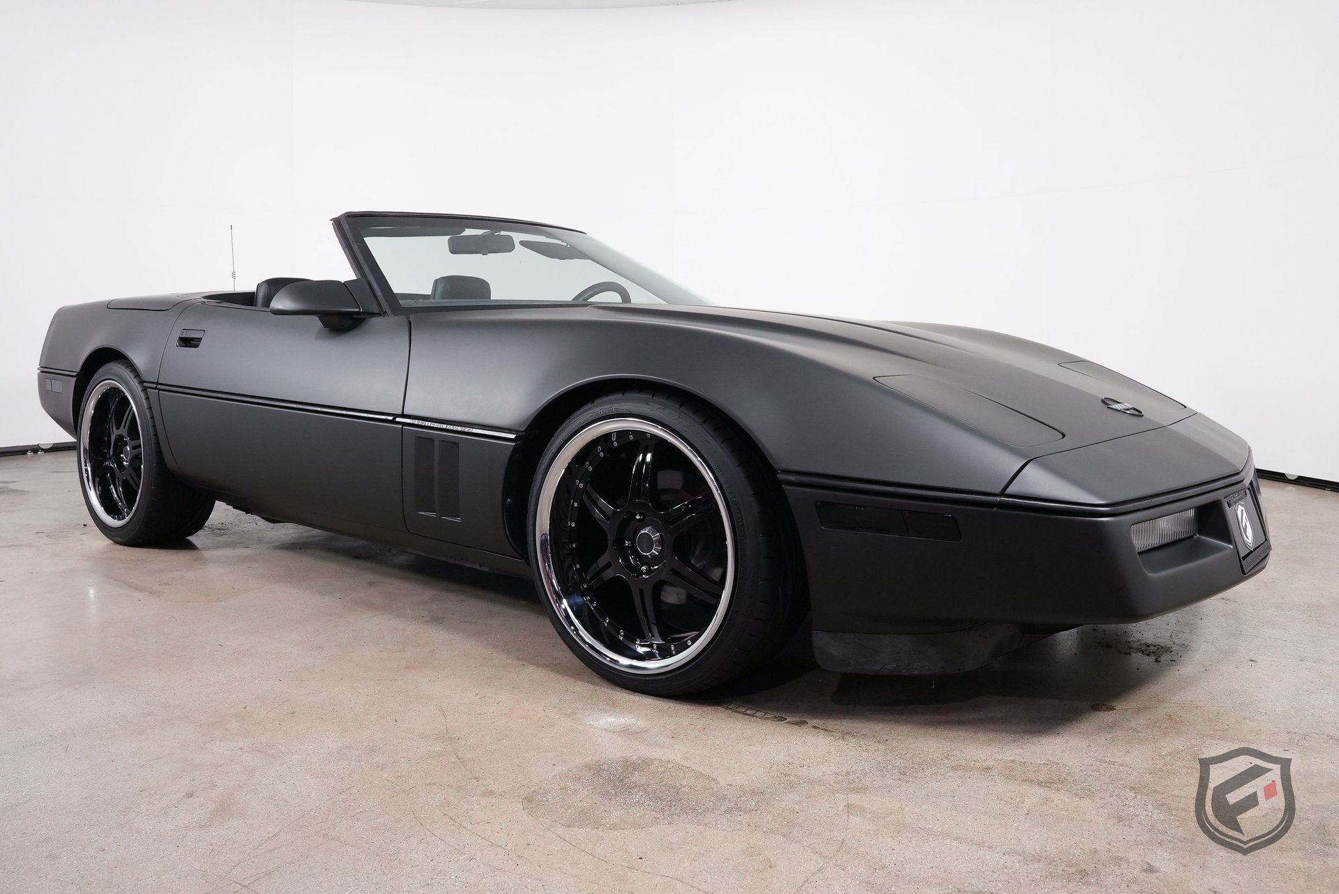 Used 1987 Chevrolet Corvette Convertible RWD image 1