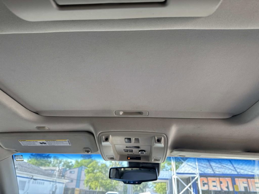 Used 2015 GMC Yukon XL Denali w/ Premium Package image 12