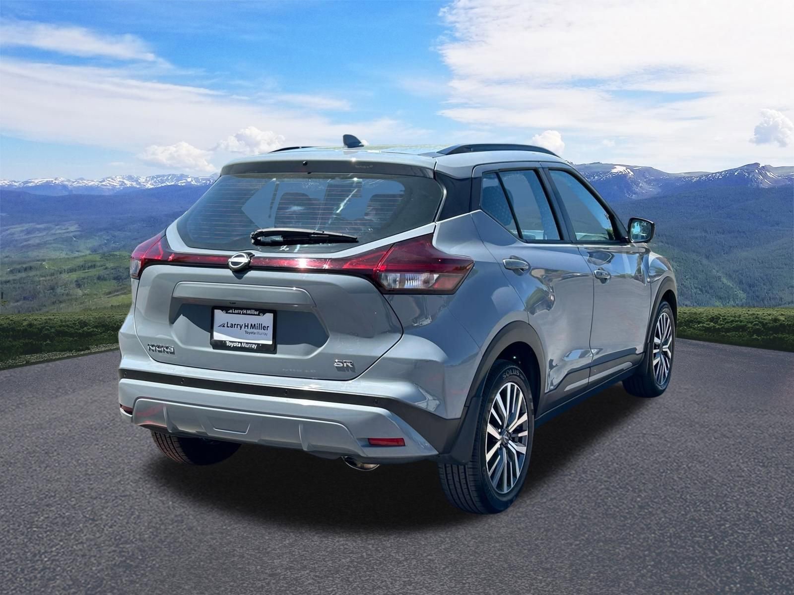 Used 2023 Nissan Kicks SR FWD image 5