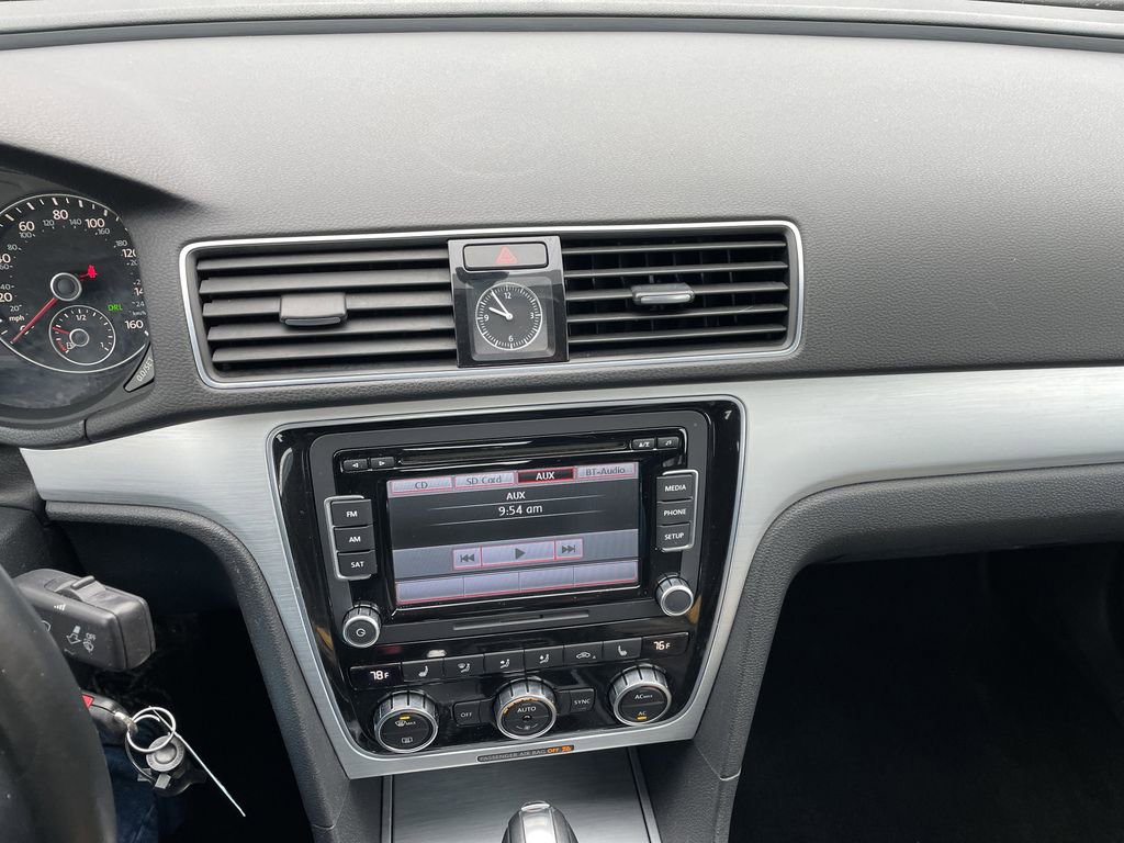 Used 2012 Volkswagen Passat 2.5 SE image 18