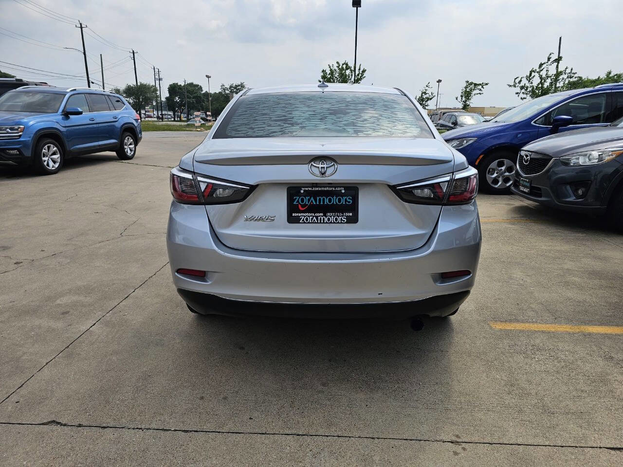 Used 2019 Toyota Yaris LE FWD image 5