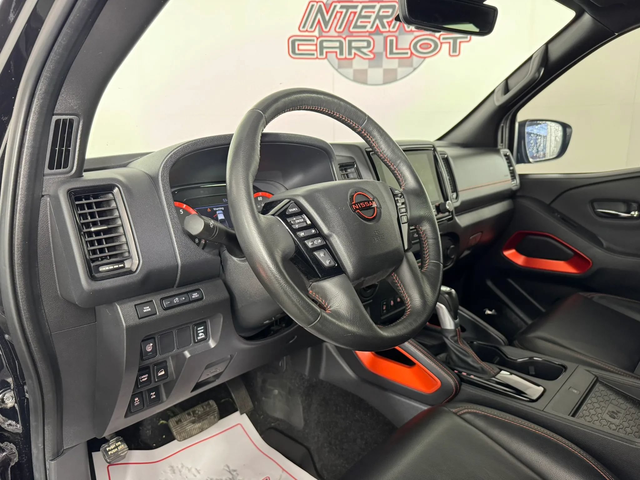 Used 2024 Nissan Frontier PRO-4X w/ Pro Premium Package AWD/4WD image 10