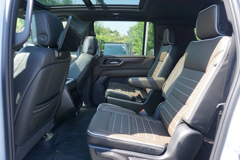 Used 2026 GMC Yukon XL Denali Ultimate AWD/4WD image 23