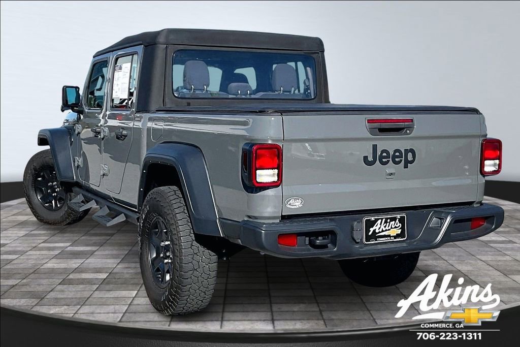 Used 2023 Jeep Gladiator Sport image 4