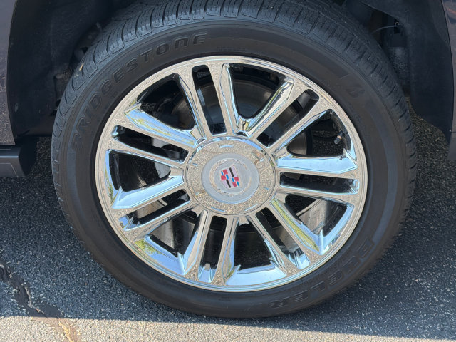 Used 2020 Cadillac Escalade Premium Luxury AWD/4WD image 22