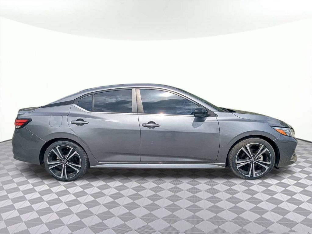 Used 2021 Nissan Sentra SR FWD image 2