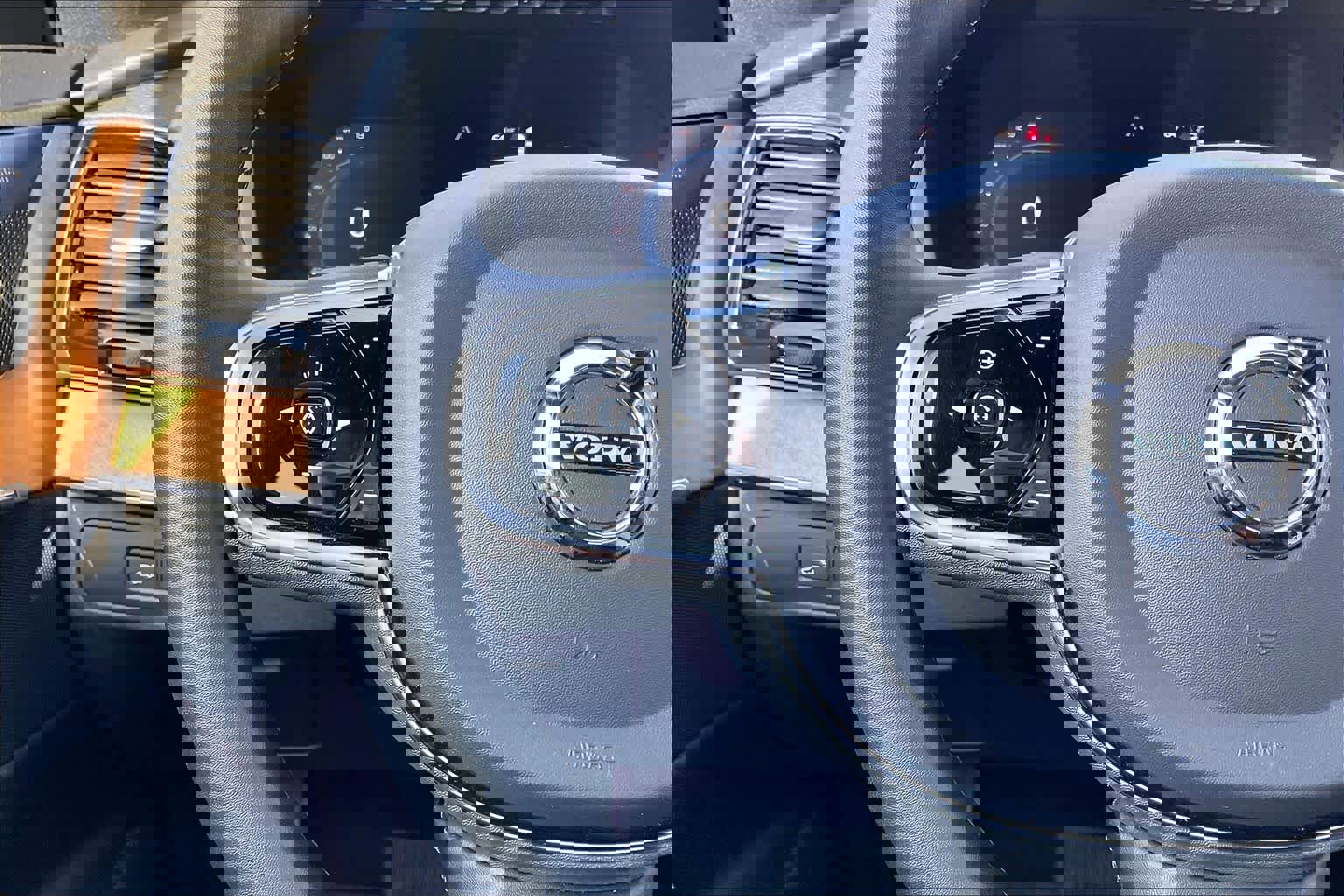 Used 2023 Volvo XC90 T8 Plus w/ Protection Package Premier image 21