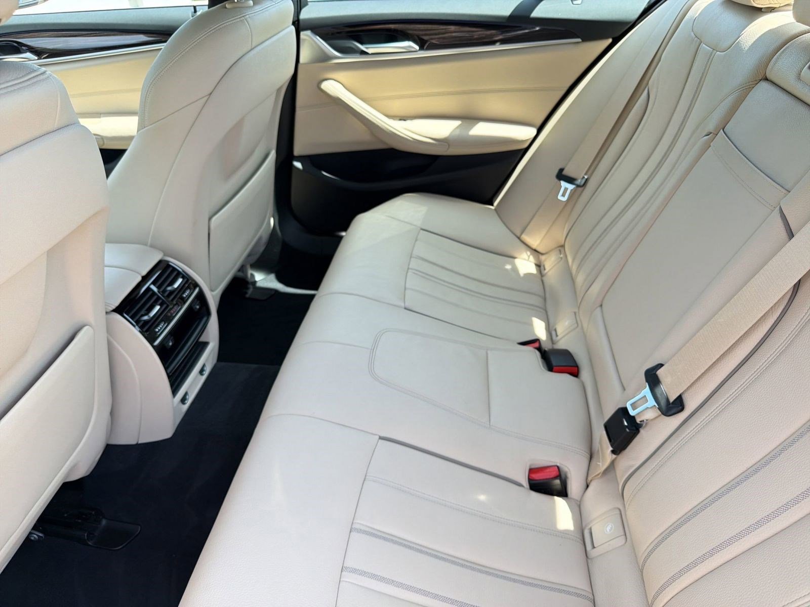 Used 2018 BMW 530e xDrive AWD/4WD image 26