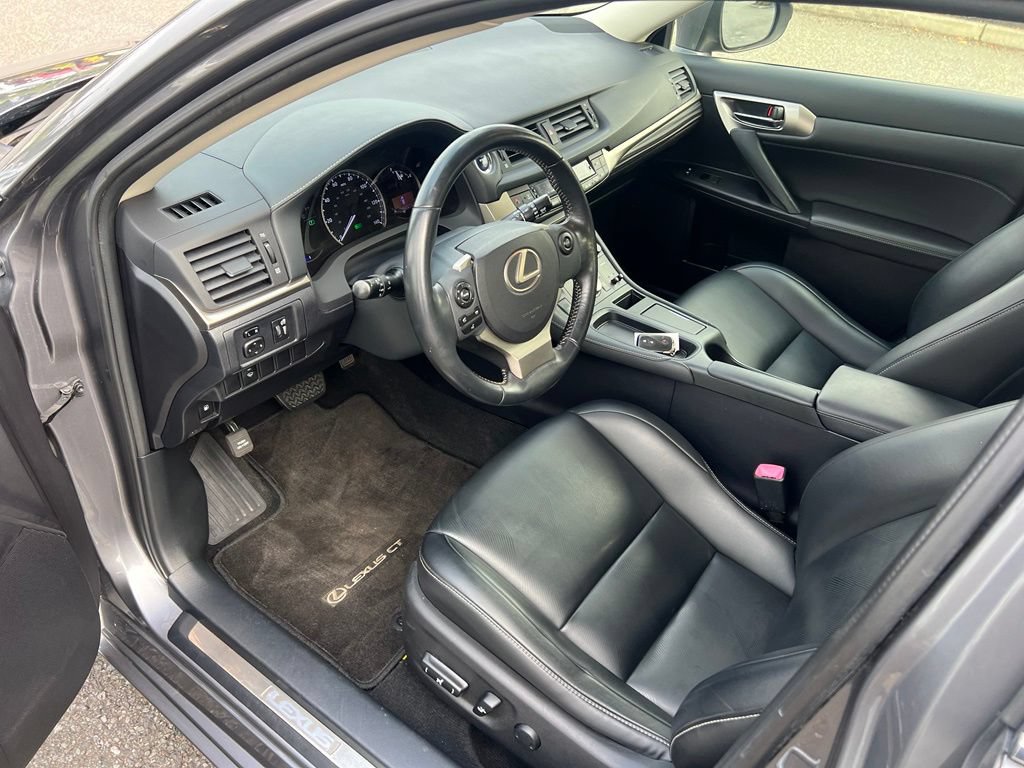 Used 2015 Lexus CT 200h w/ Seat Comfort Package FWD image 12