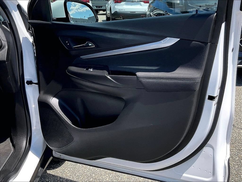Used 2023 Chevrolet Bolt EUV LT w/ Comfort Package FWD image 12