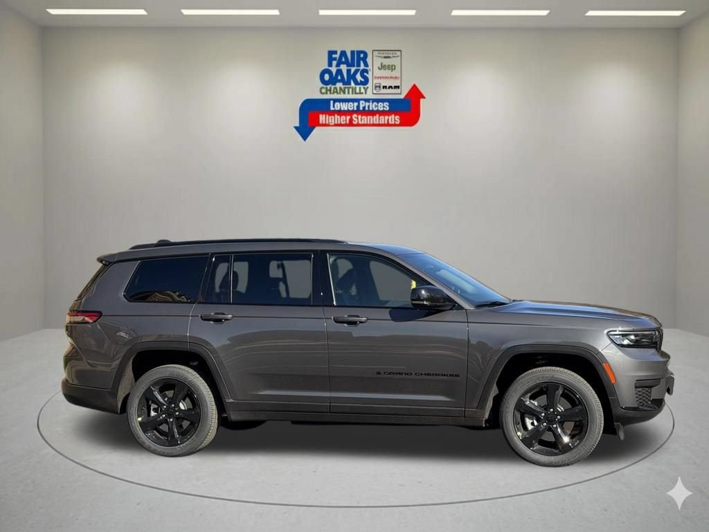 New 2025 Jeep Grand Cherokee L Laredo AWD/4WD image 5