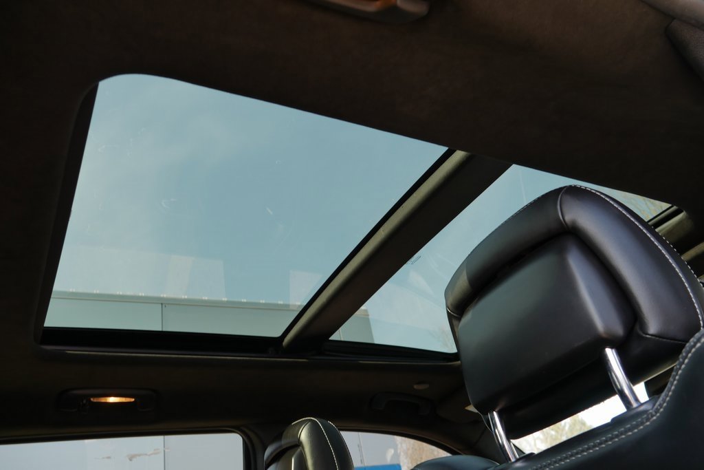 Used 2015 Jeep Grand Cherokee SRT w/ Luxury Group II image 25