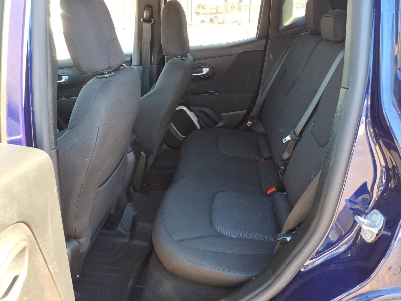 Used 2016 Jeep Renegade Latitude image 11