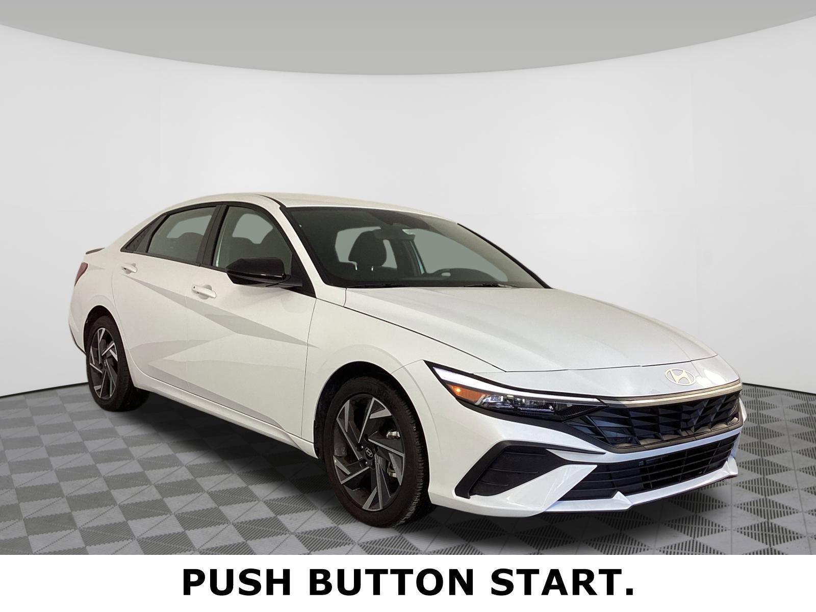 Certified 2025 Hyundai Elantra Sport image 3