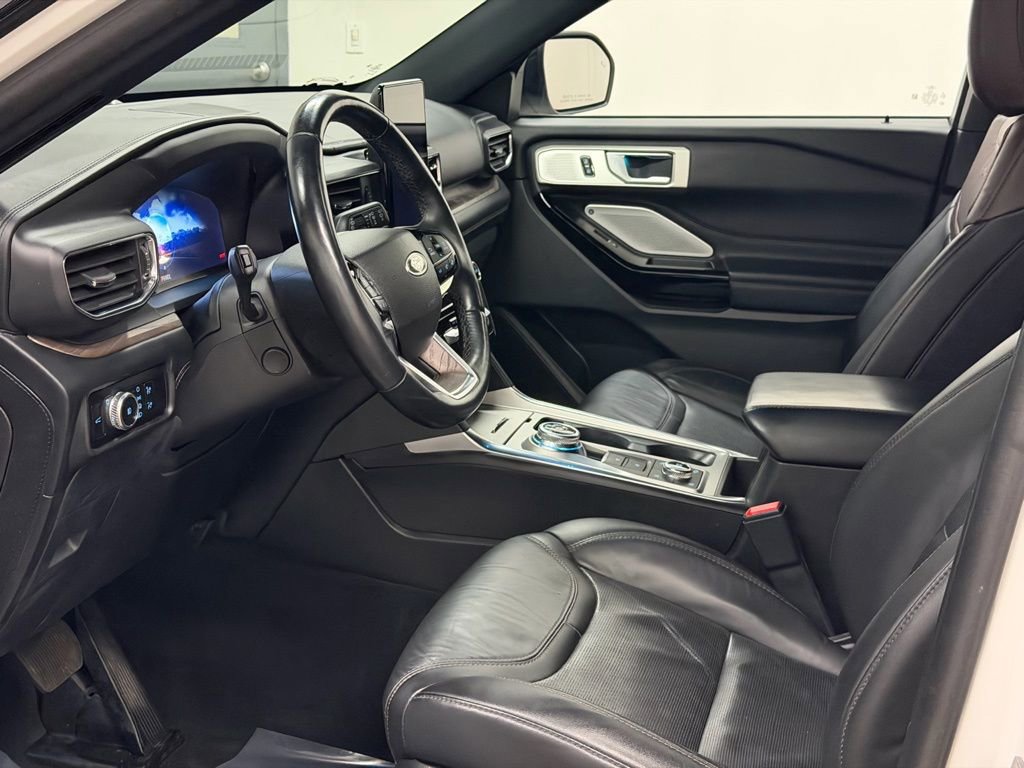 Used 2023 Ford Explorer Platinum w/ Technology Package image 61