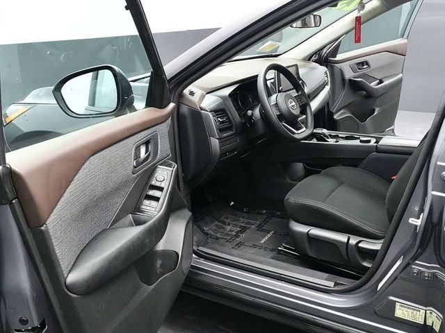 Used 2023 Nissan Rogue S image 16