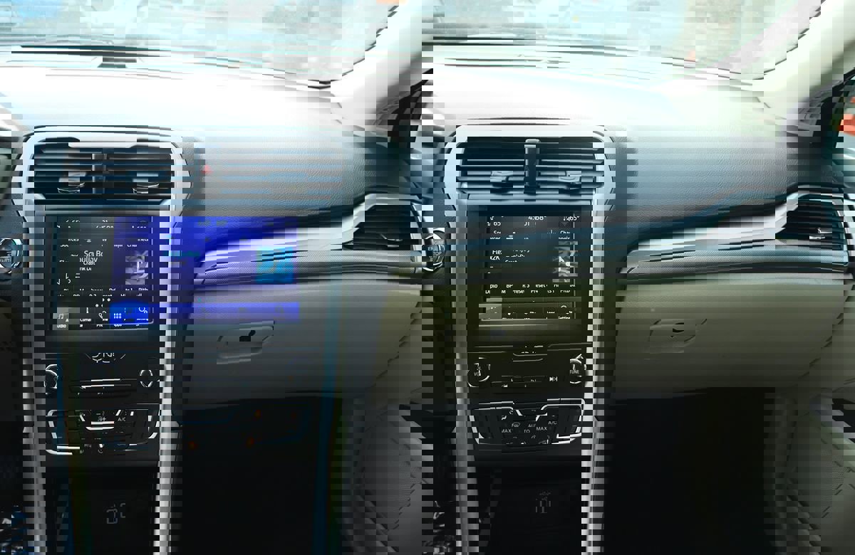 Used 2019 Ford Fusion SE image 40