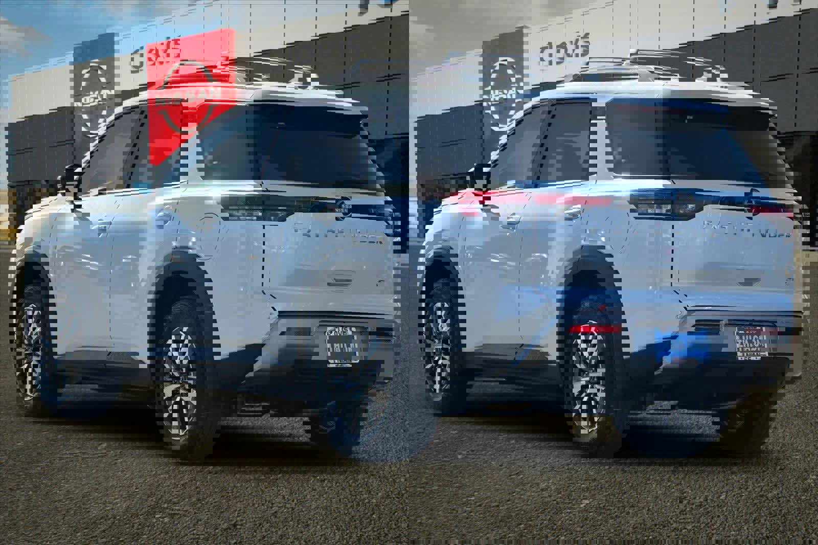 New 2025 Nissan Pathfinder SL image 7