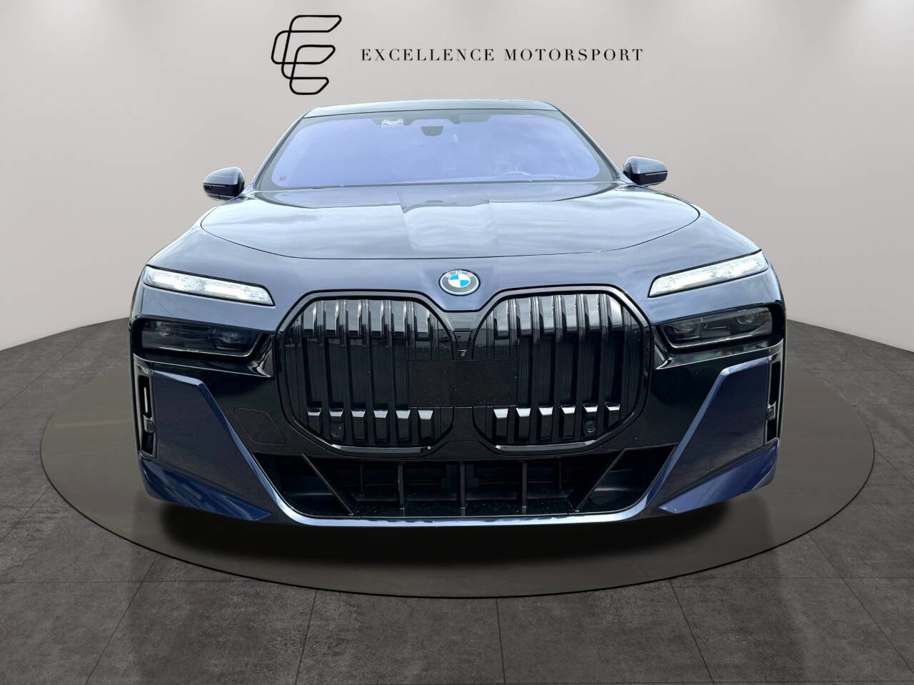 Used 2023 BMW i7 xDrive60 image 1