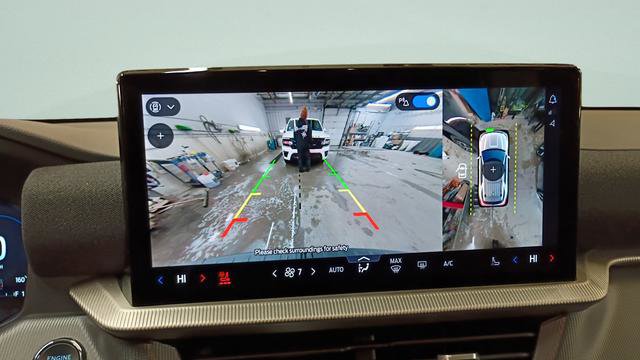 Used 2025 Ford Explorer ST-Line image 14