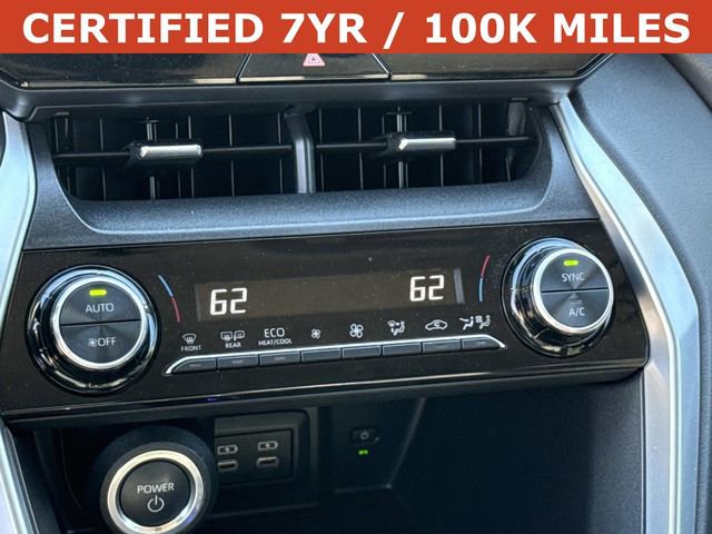 Used 2024 Toyota Venza LE AWD/4WD image 21