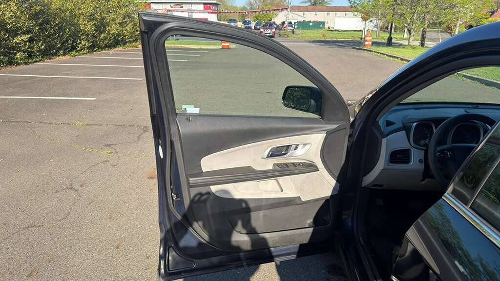 Used 2015 Chevrolet Equinox LS w/ LPO, Protection Package FWD image 18