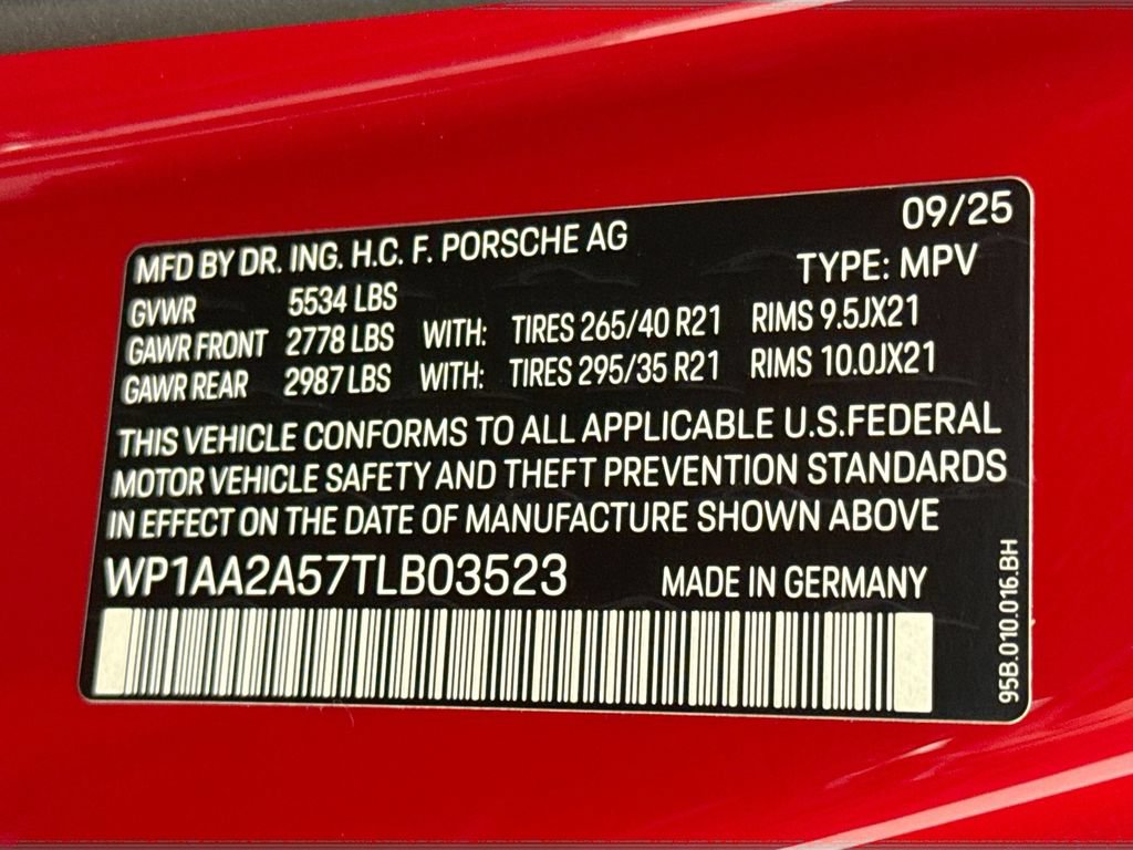 Used 2026 Porsche Macan AWD/4WD image 36