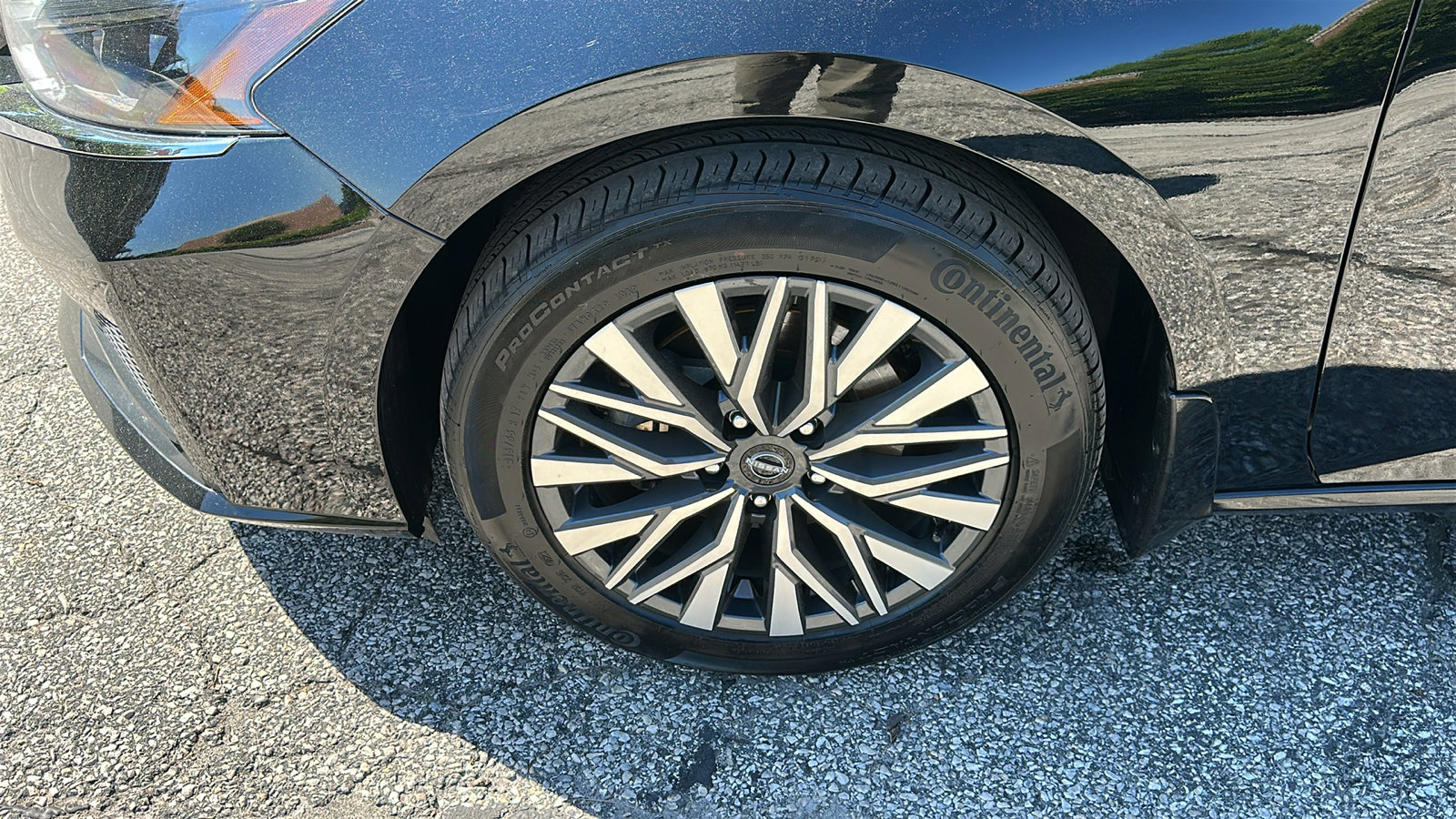 Certified 2024 Nissan Altima 2.5 SV w/ SV Premium Package AWD/4WD image 8