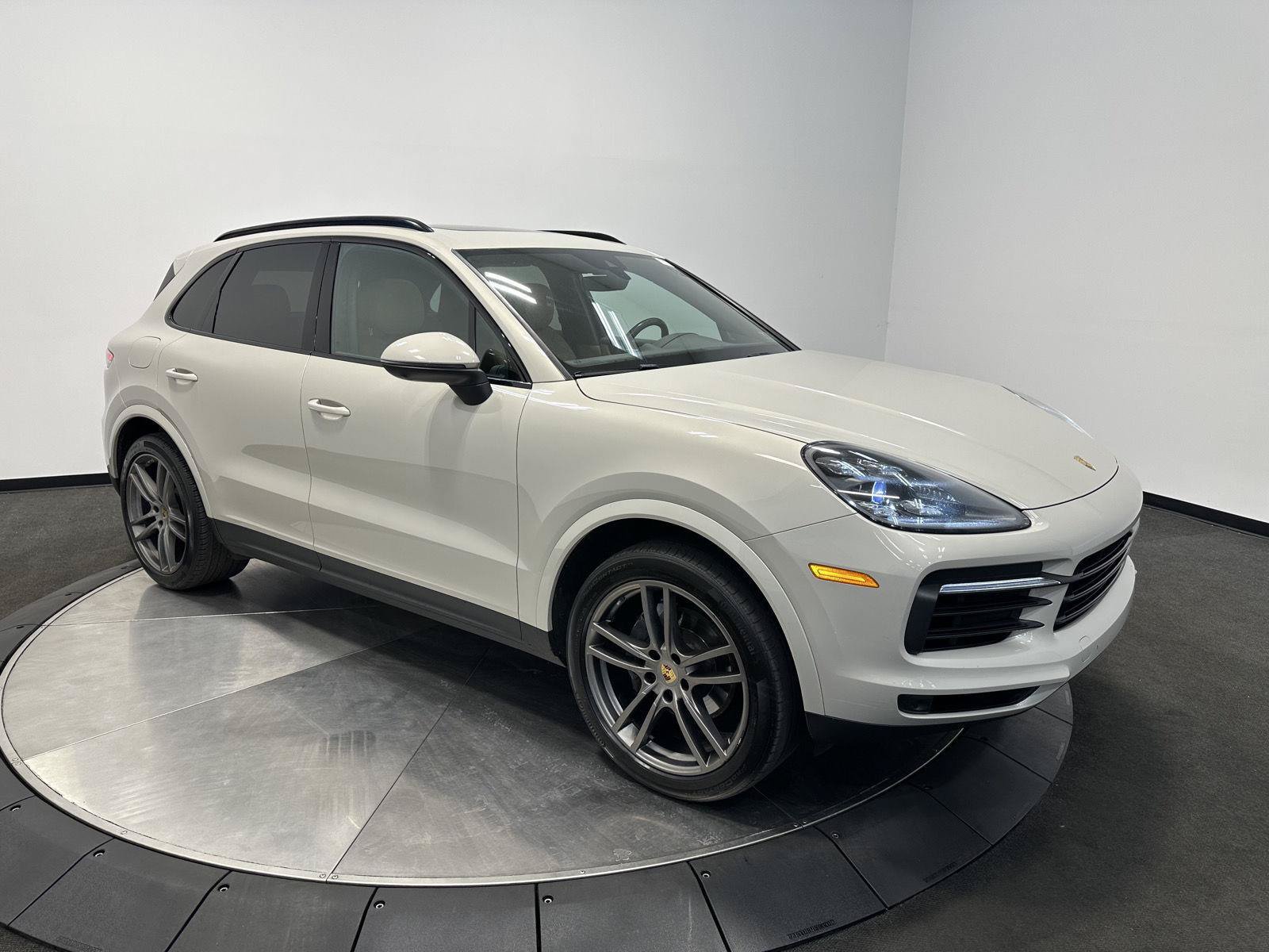Used 2020 Porsche Cayenne AWD/4WD image 9