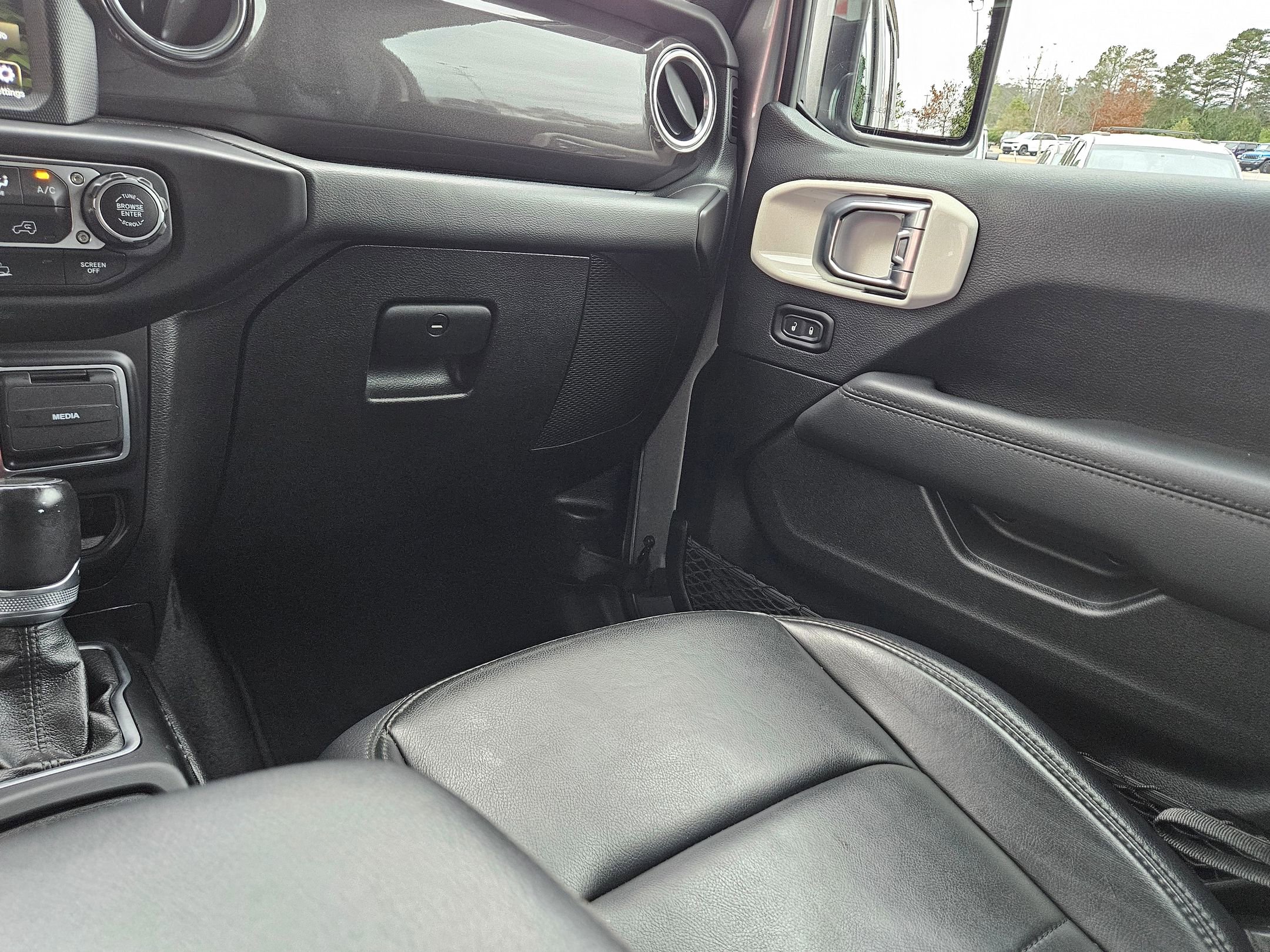 Used 2021 Jeep Wrangler Unlimited Sahara image 11