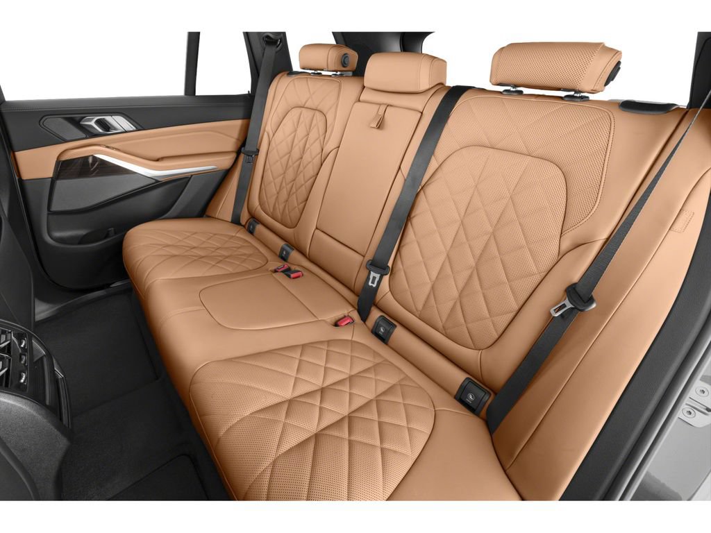 Used 2024 BMW X5 xDrive40i w/ Parking Assistance Package AWD/4WD image 17