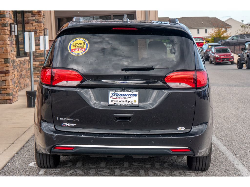 Used 2019 Chrysler Pacifica Touring-L image 4