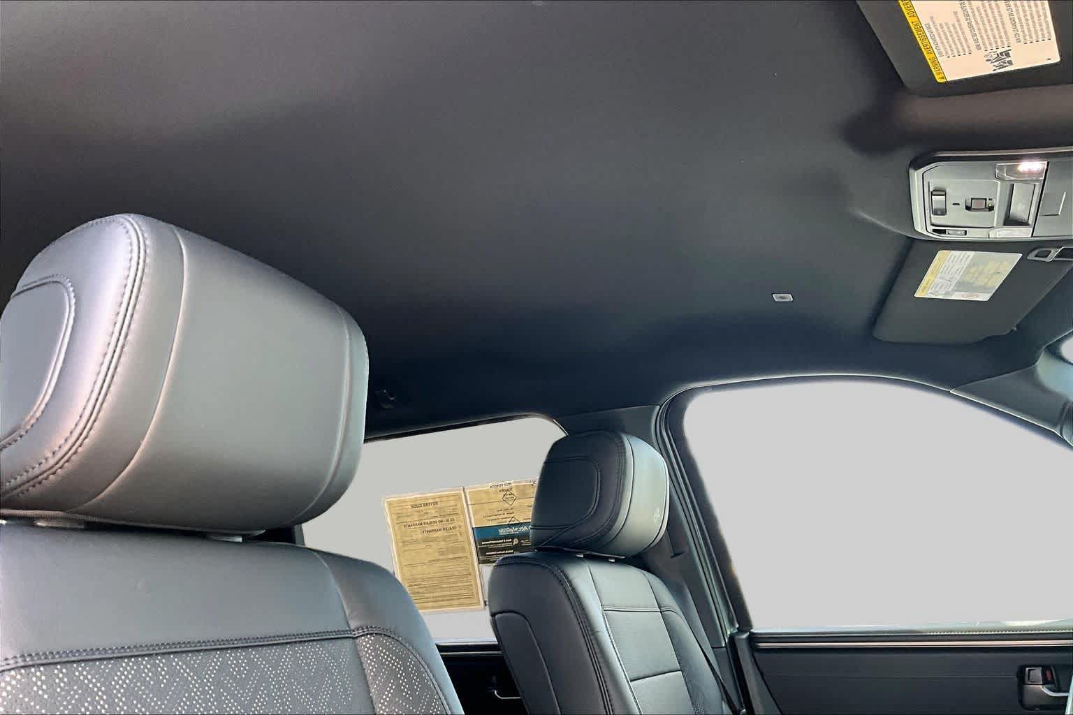 Used 2025 Toyota Tundra Limited AWD/4WD image 14