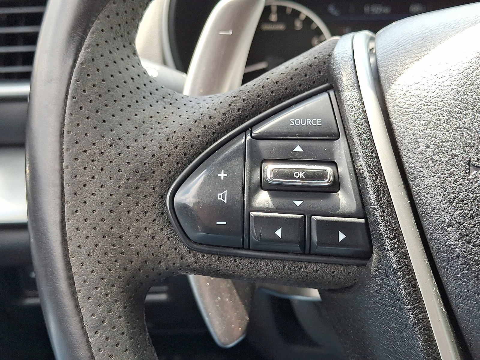 Used 2016 Nissan Maxima SR FWD image 22