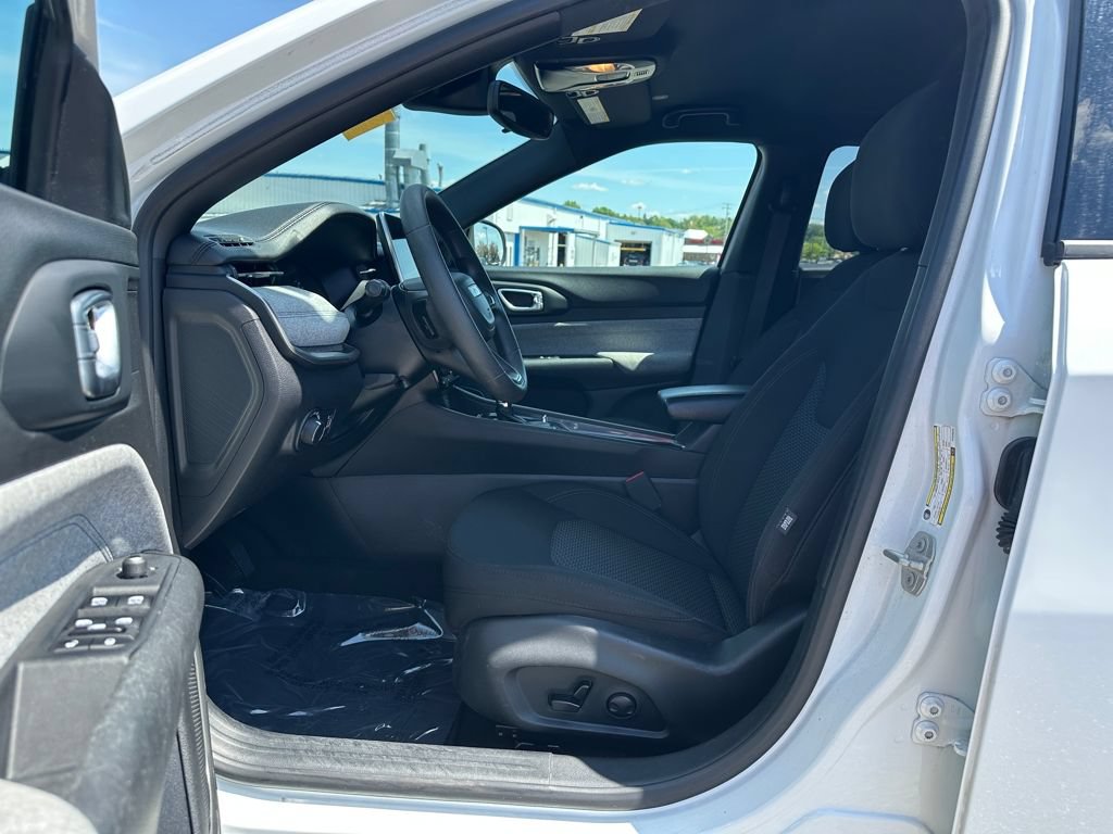 Used 2023 Jeep Compass Sport AWD/4WD image 21