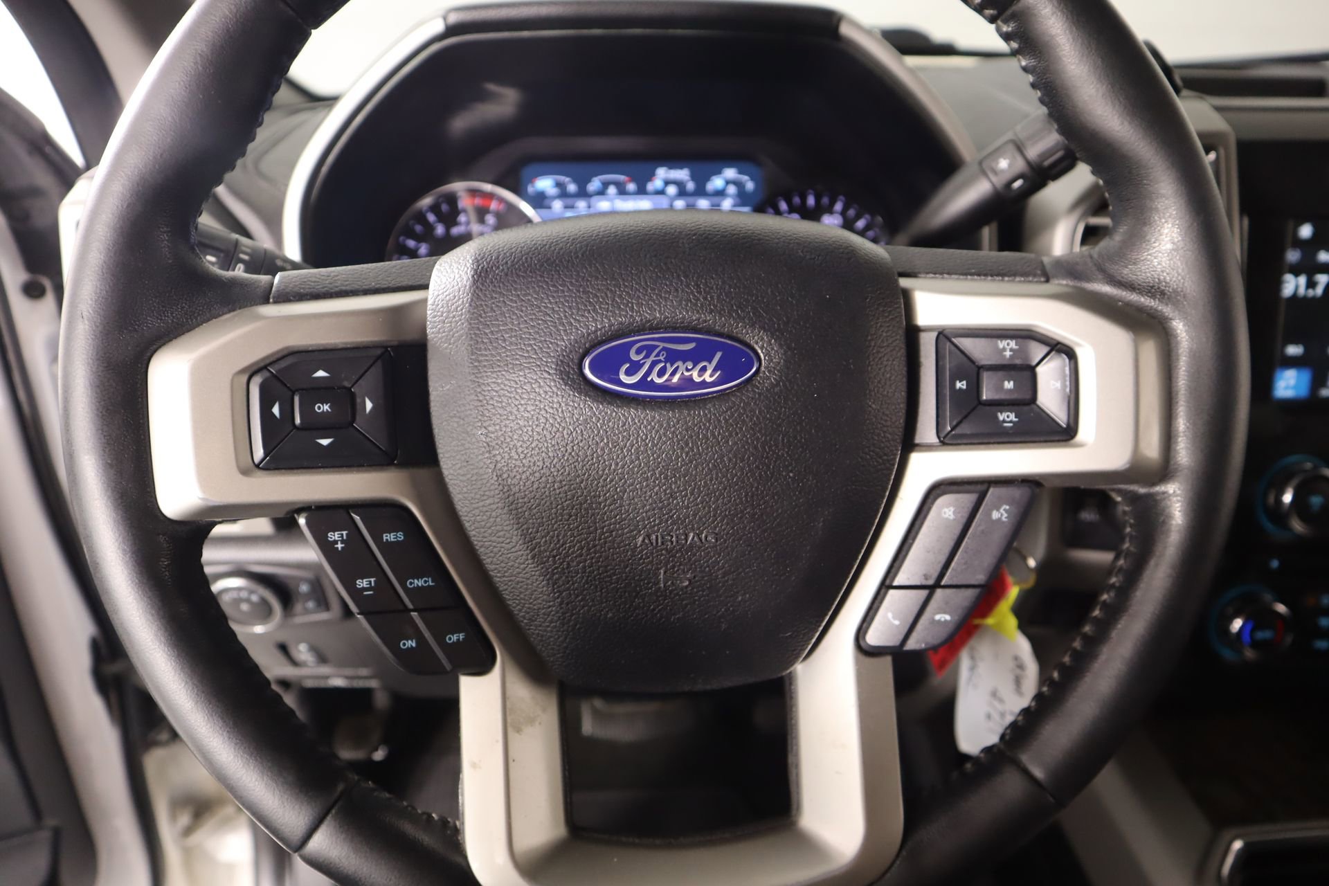 Used 2017 Ford F250 Lariat w/ Chrome Package image 3