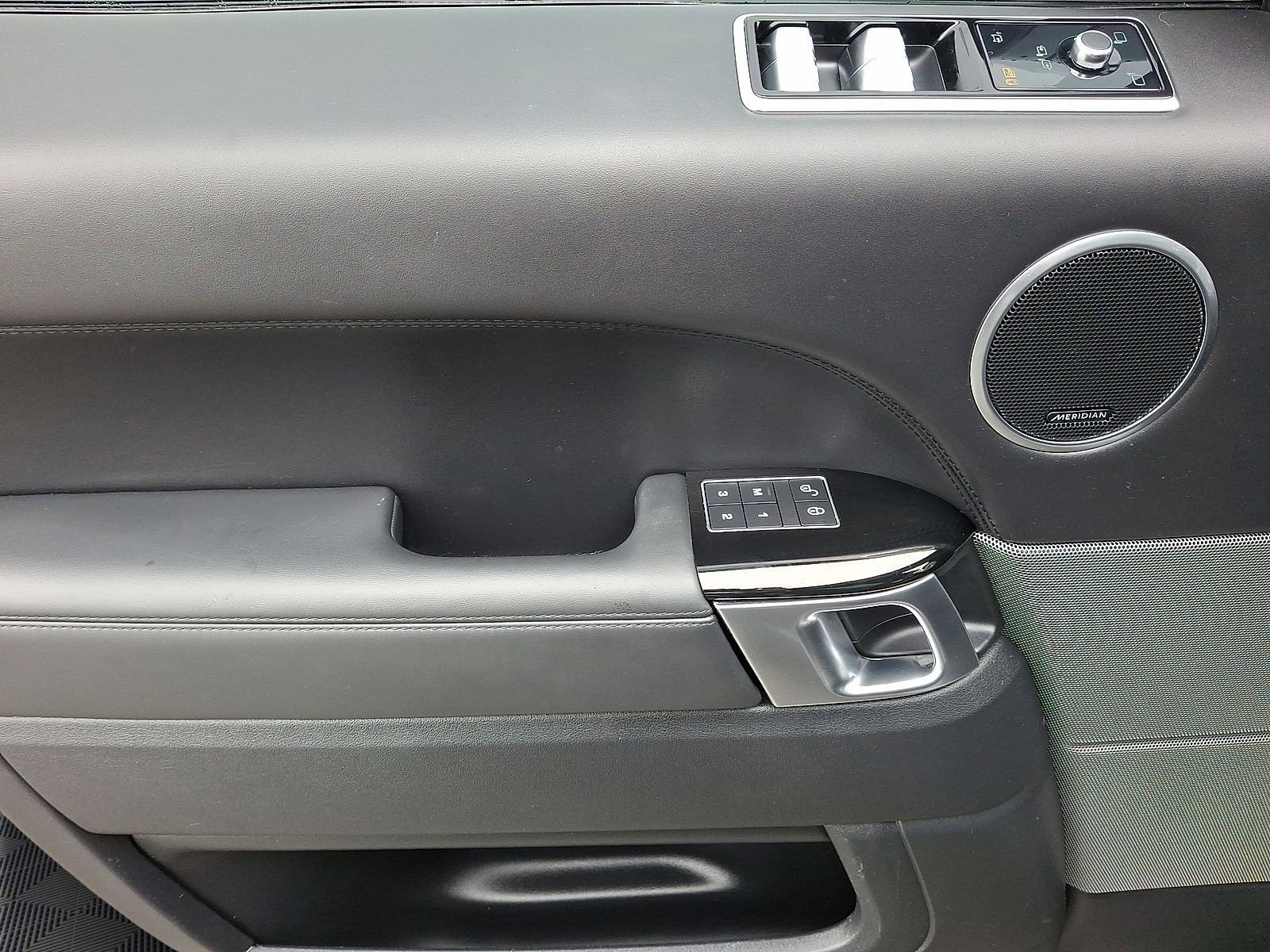 Used 2020 Land Rover Range Rover Sport HST image 5