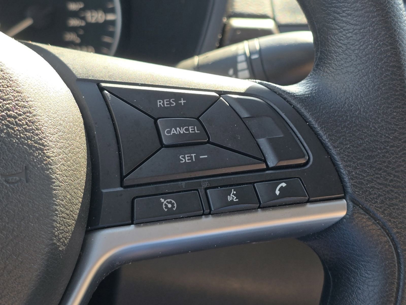 Used 2025 Nissan Altima 2.5 SV image 28