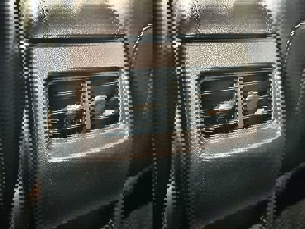 Used 2020 Ford Edge SEL image 27