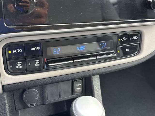 Used 2019 Toyota Corolla LE FWD image 19