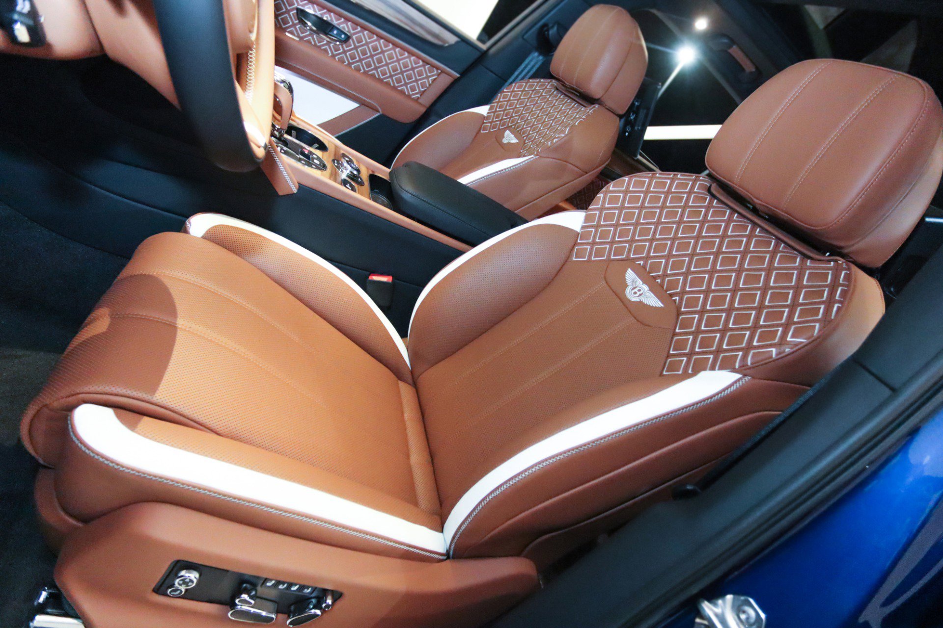 New 2025 Bentley Bentayga image 21