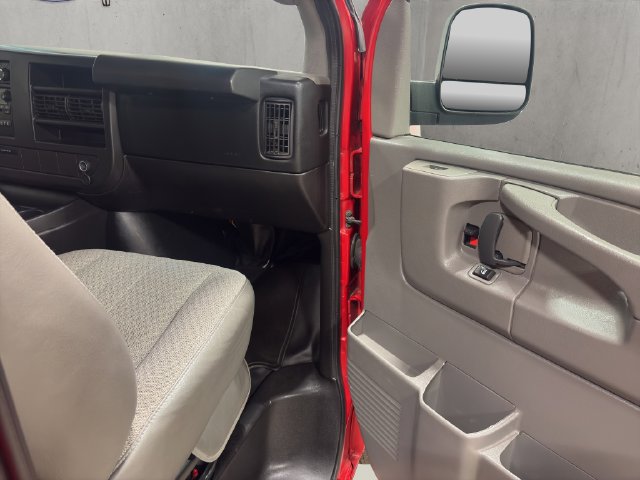 Used 2014 Chevrolet Express 1500 LT w/ LT Preferred Equipment Group AWD/4WD image 18