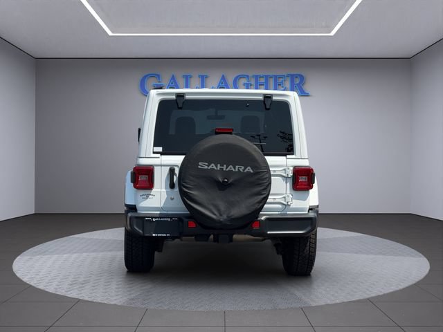 Used 2018 Jeep Wrangler Unlimited Sahara w/ Dual Top Group AWD/4WD image 6